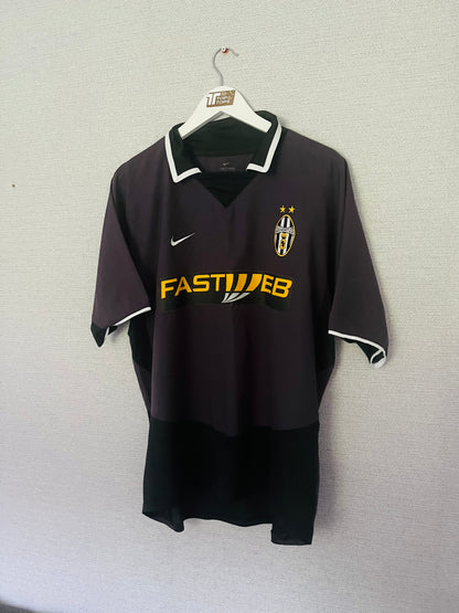 Juventus third football shirt
2003/04 Trezeguet Large