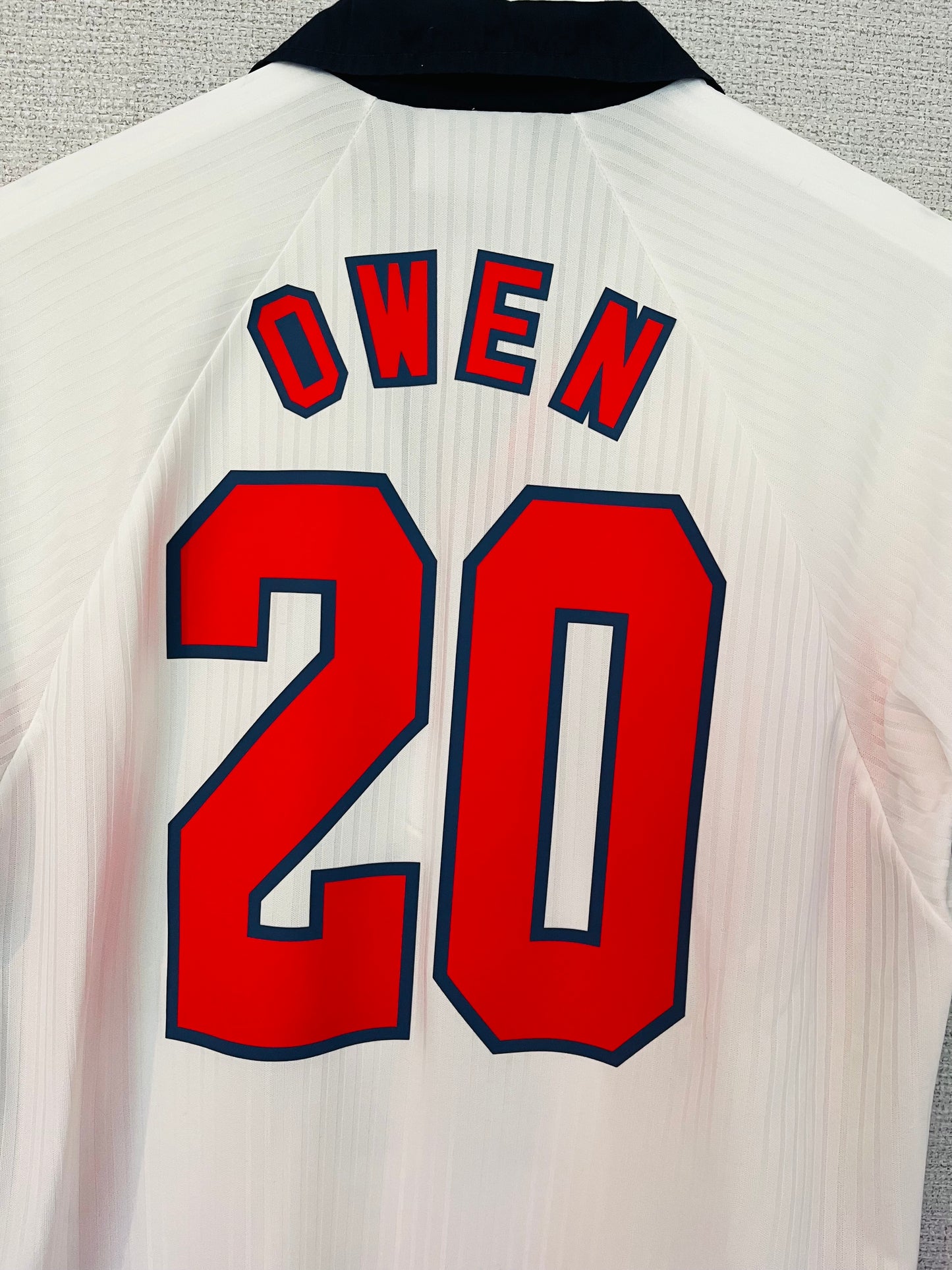 England home football shirt        W/C 1998 Owen Medium