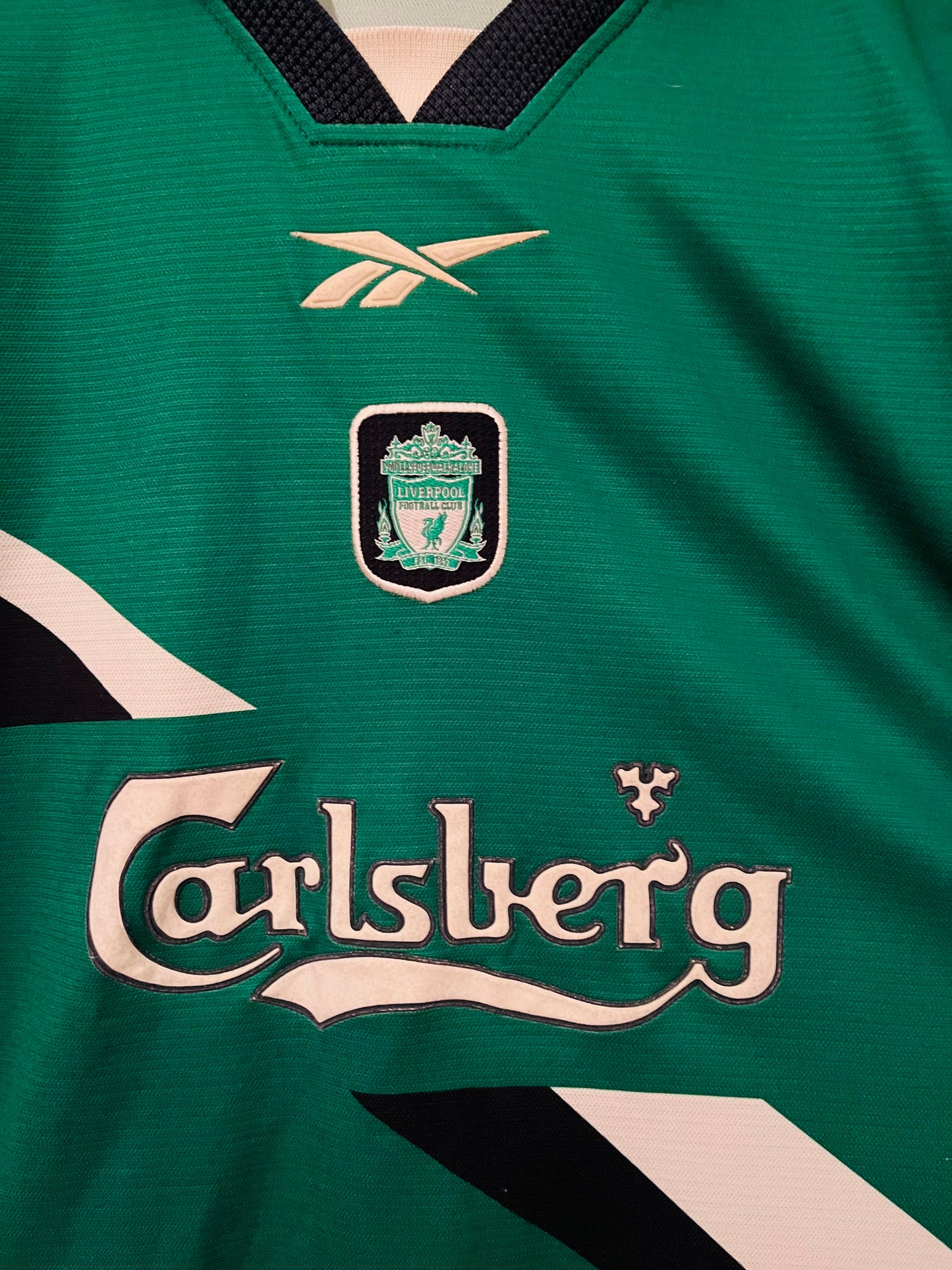 Liverpool away football shirt
1999/2000 Fowler XL