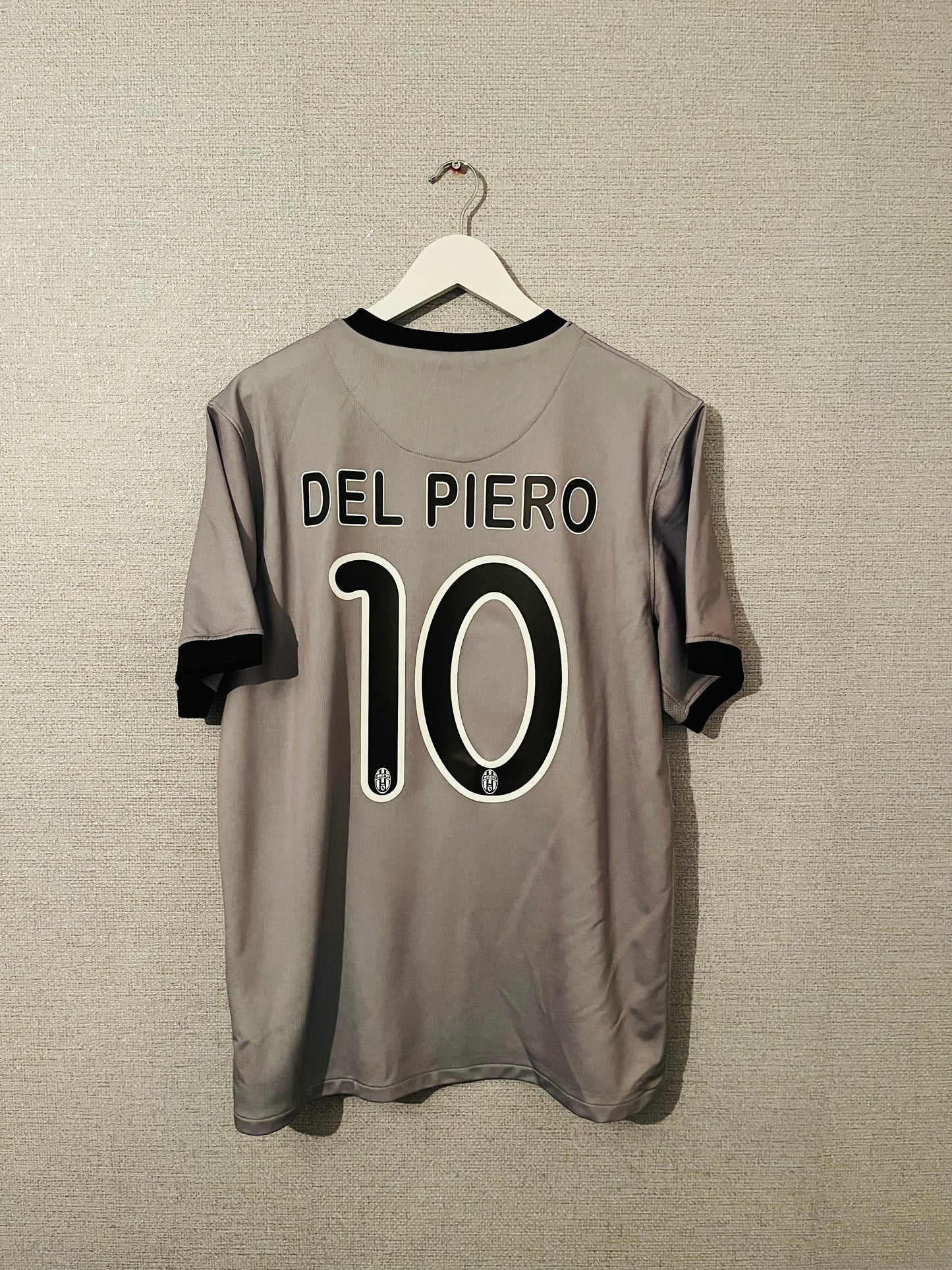 Juventus away football shirt 2009/11 Del Piero Large