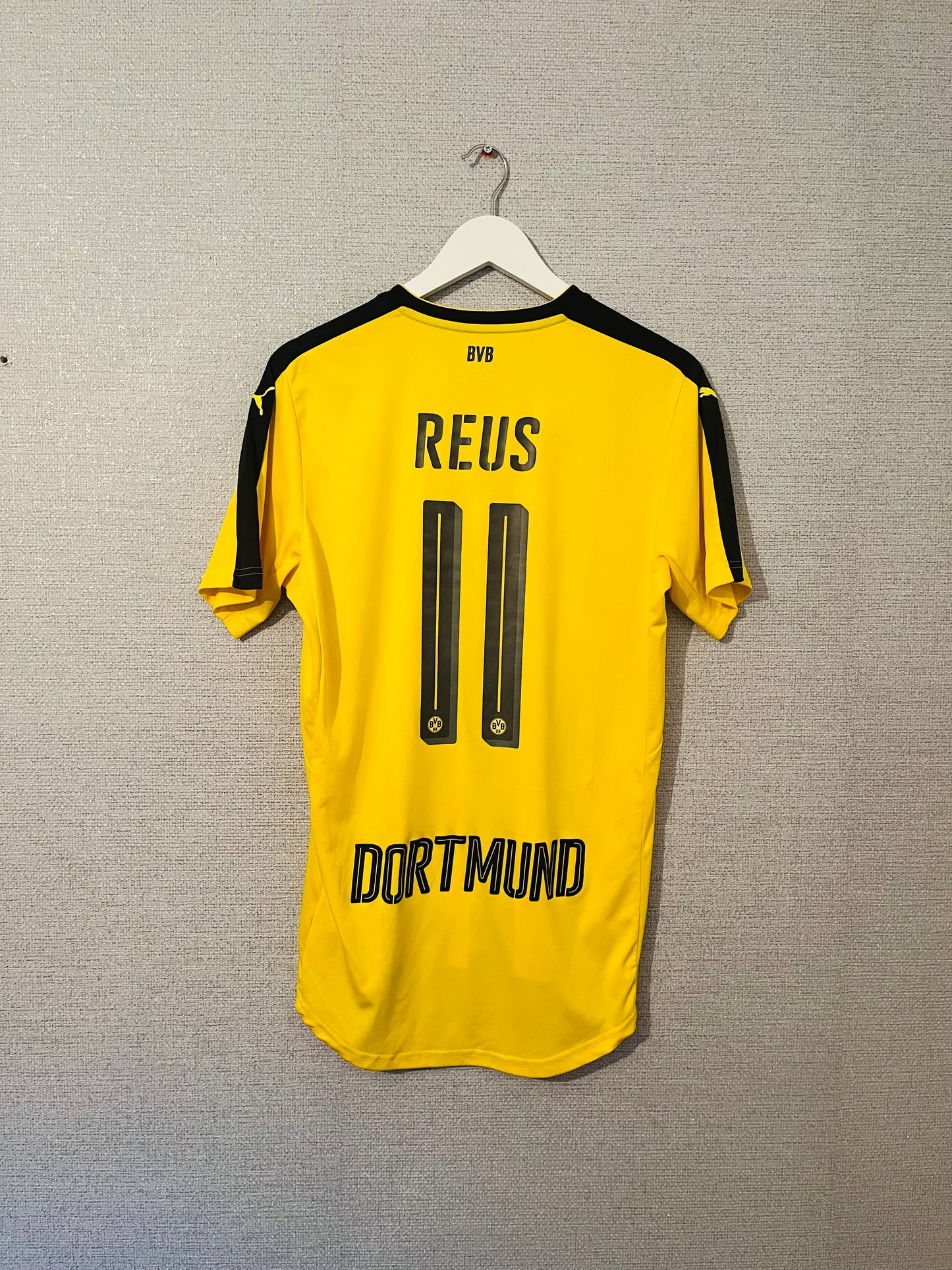 Borussia Dortmund home football shirt 2016/17 Reus Medium