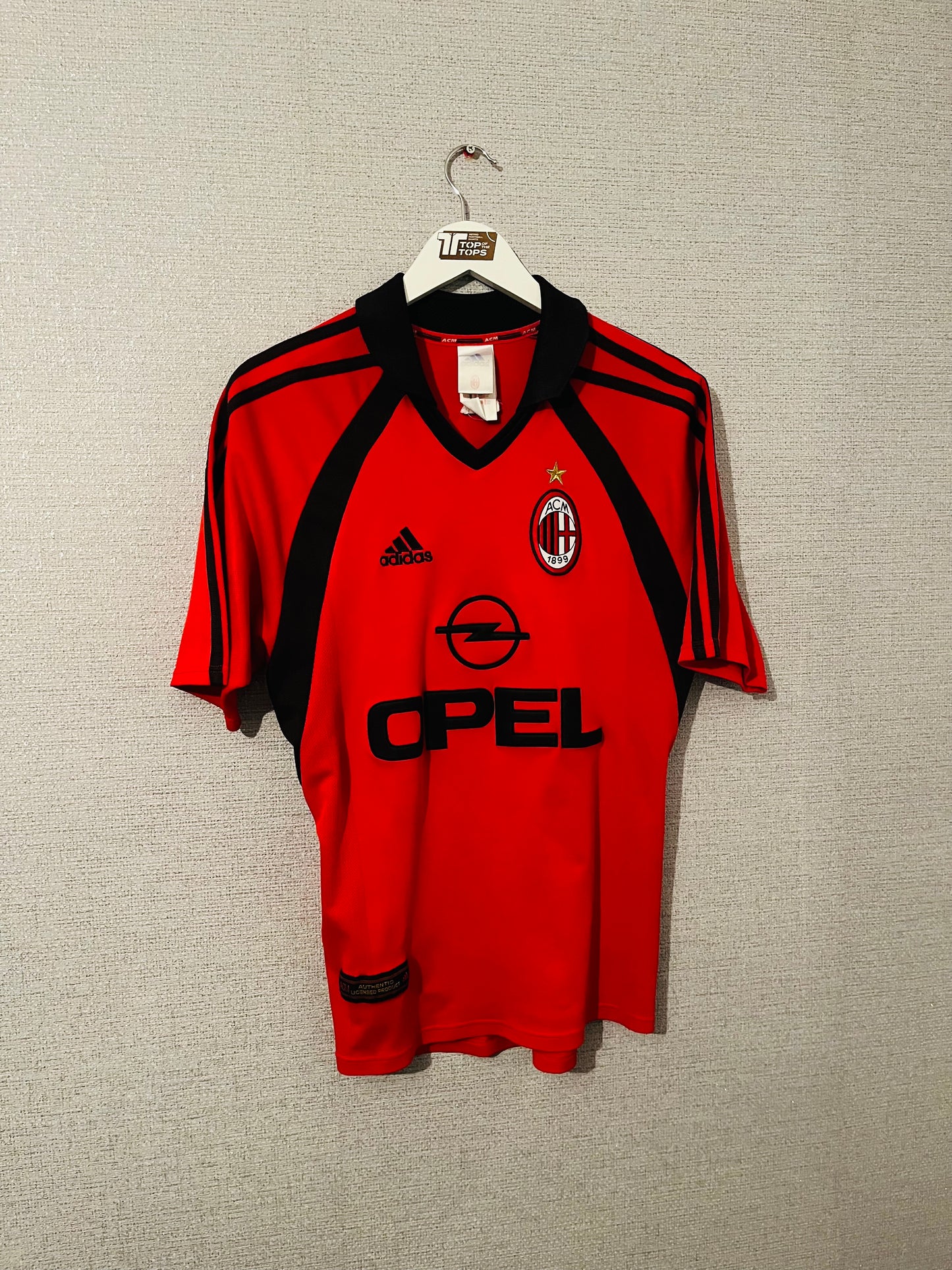 AC Milan third football shirt
2001/02 Maldini Medium