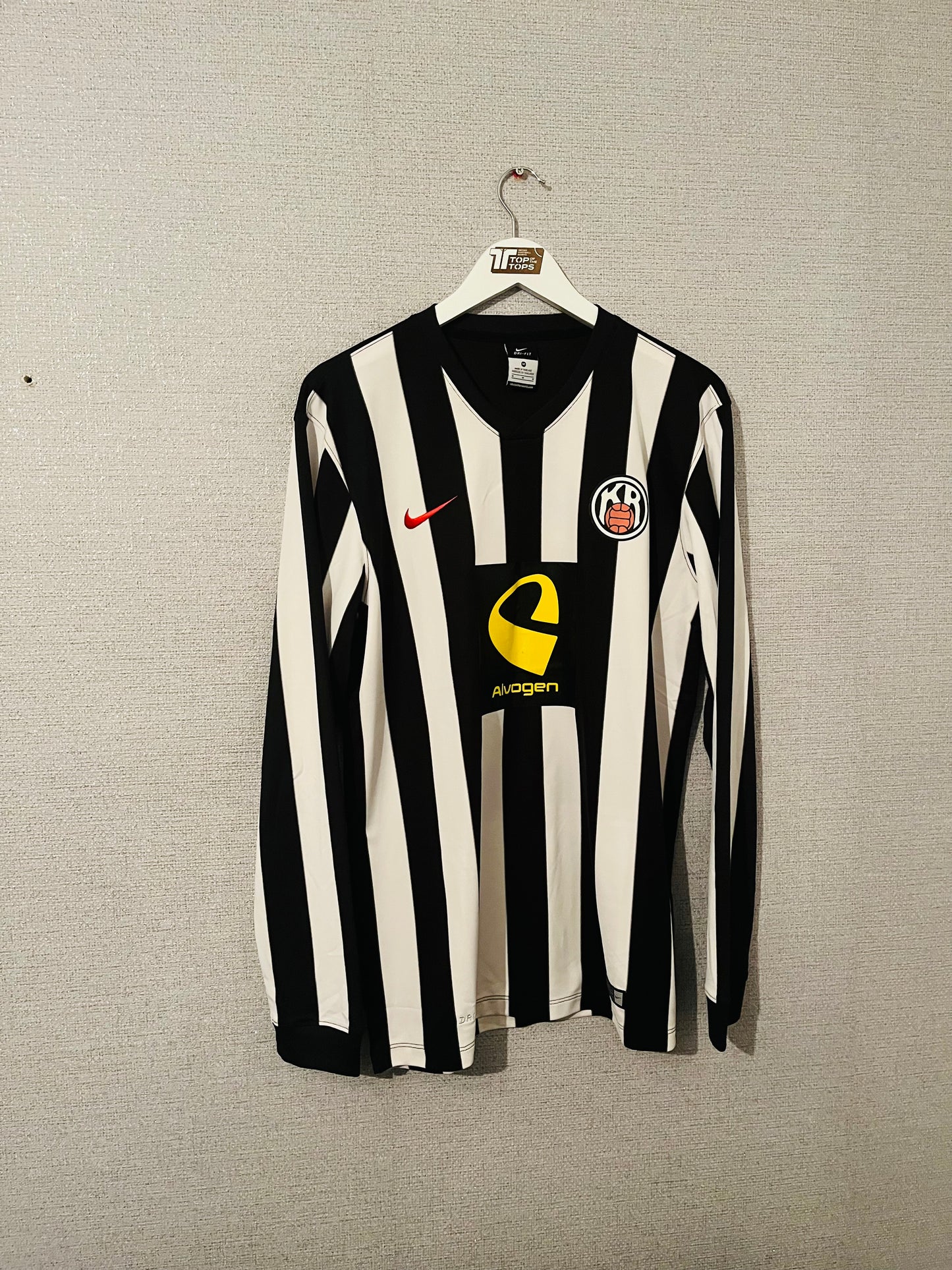 KR Reykjavik home football shirt 2014/15 Medium