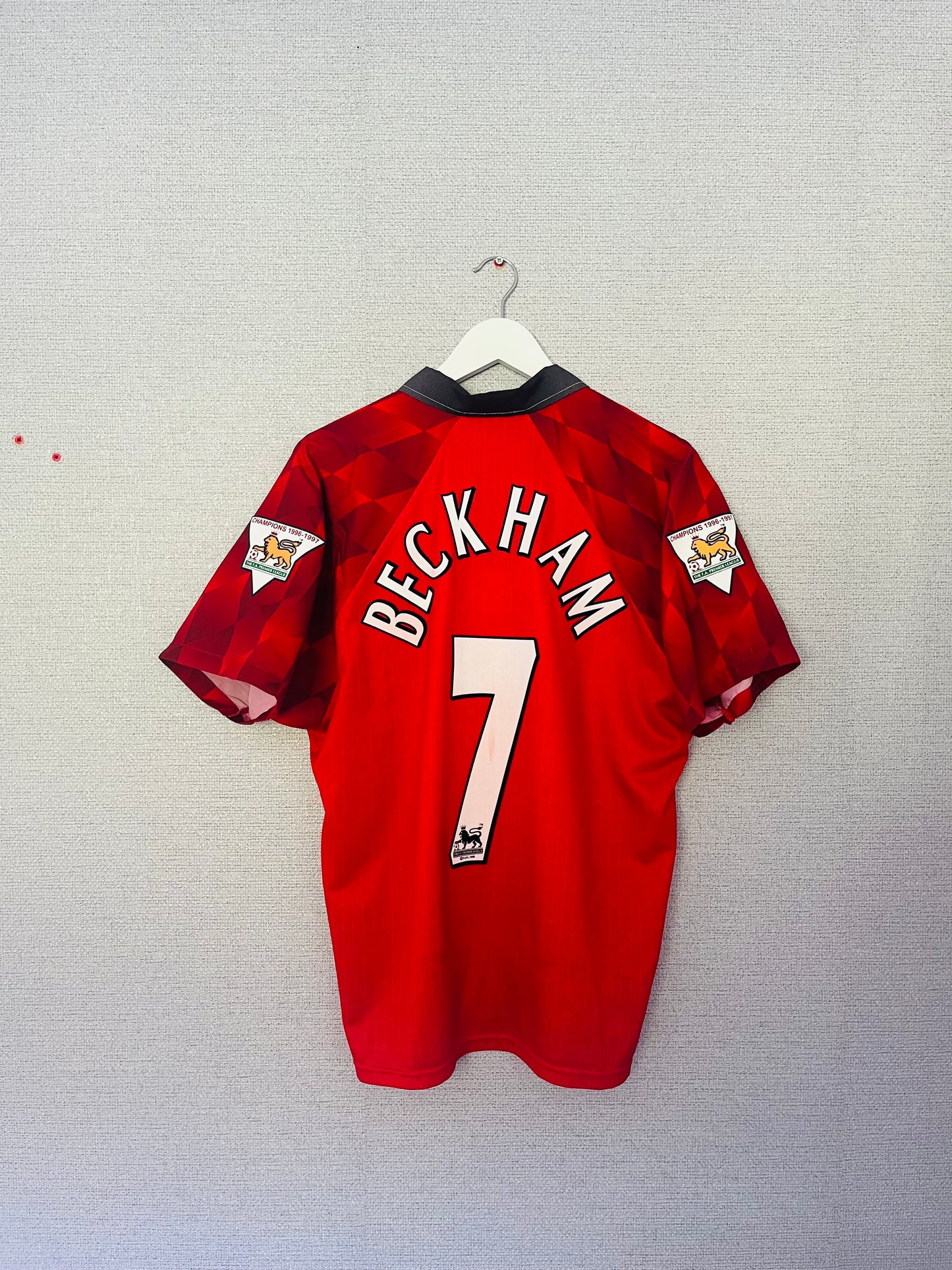 Manchester United home football shirt 1997/98 Beckham Medium