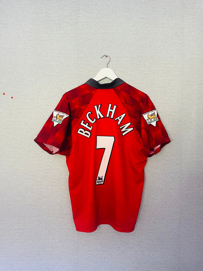 Manchester United home football shirt 1997/98 Beckham Medium