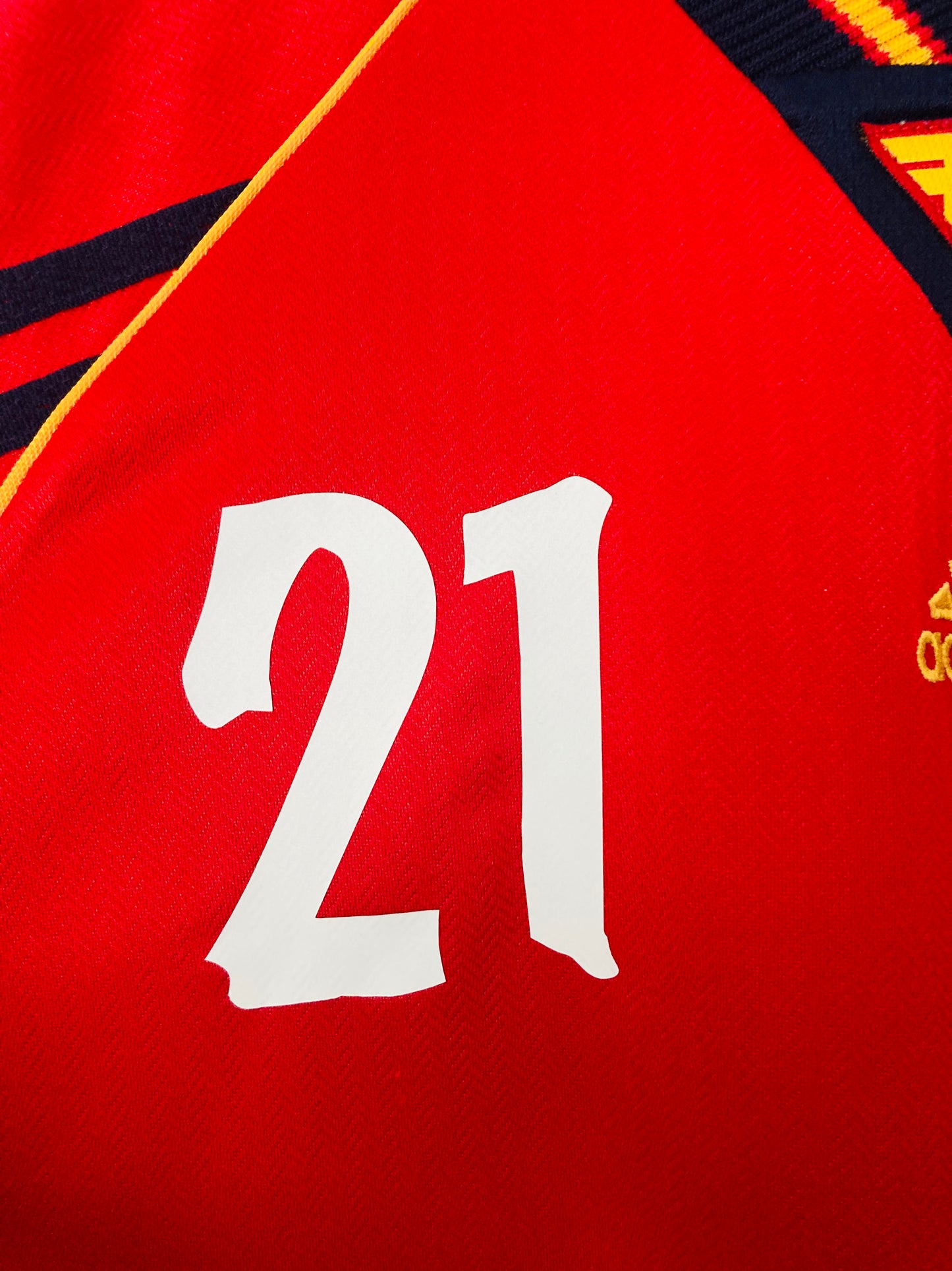 Spain home football shirt
W/C1998 Luiz Enrique Large