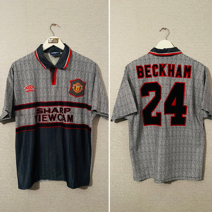Manchester United away football shirt 1995/96 Beckham Medium