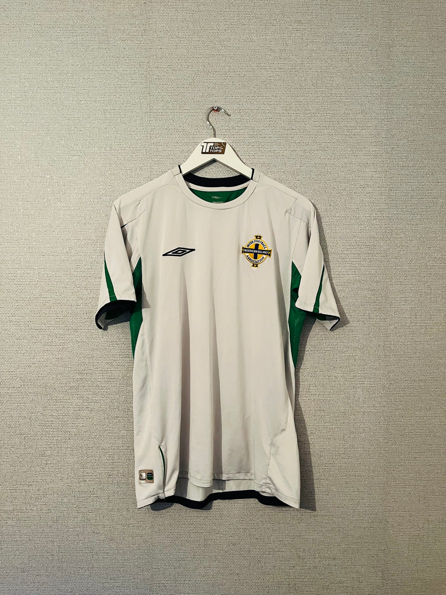 Northern Ireland away football shirt 2004/05 Medium