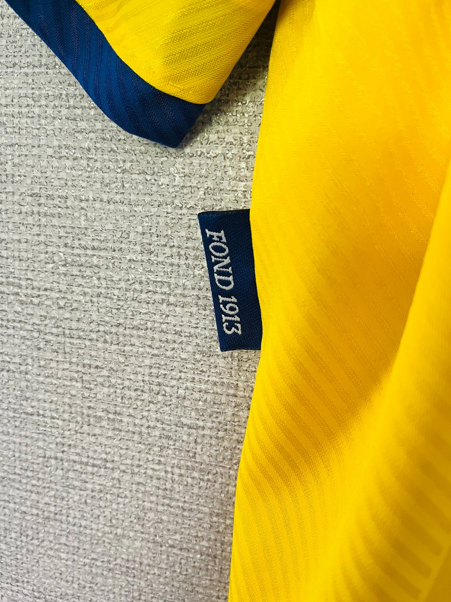 Parma away football shirt
1993/95 Zola Large