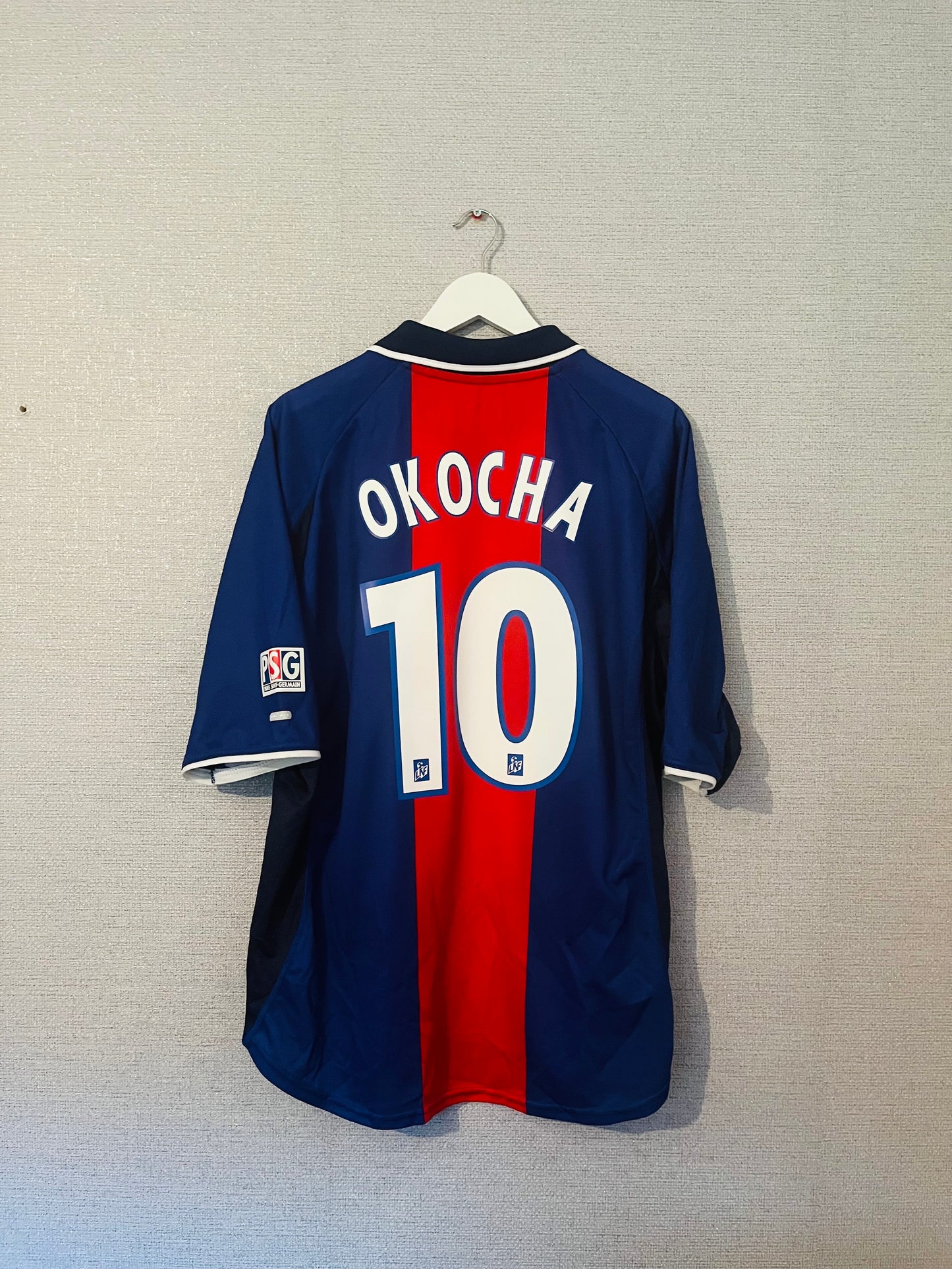 PSG home football shirt
2000/01 Okocha XL