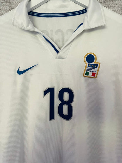 Italy away football shirt
W/C 1998 Baggio Medium