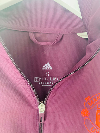 Manchester United football training jacket
2020/21 Small