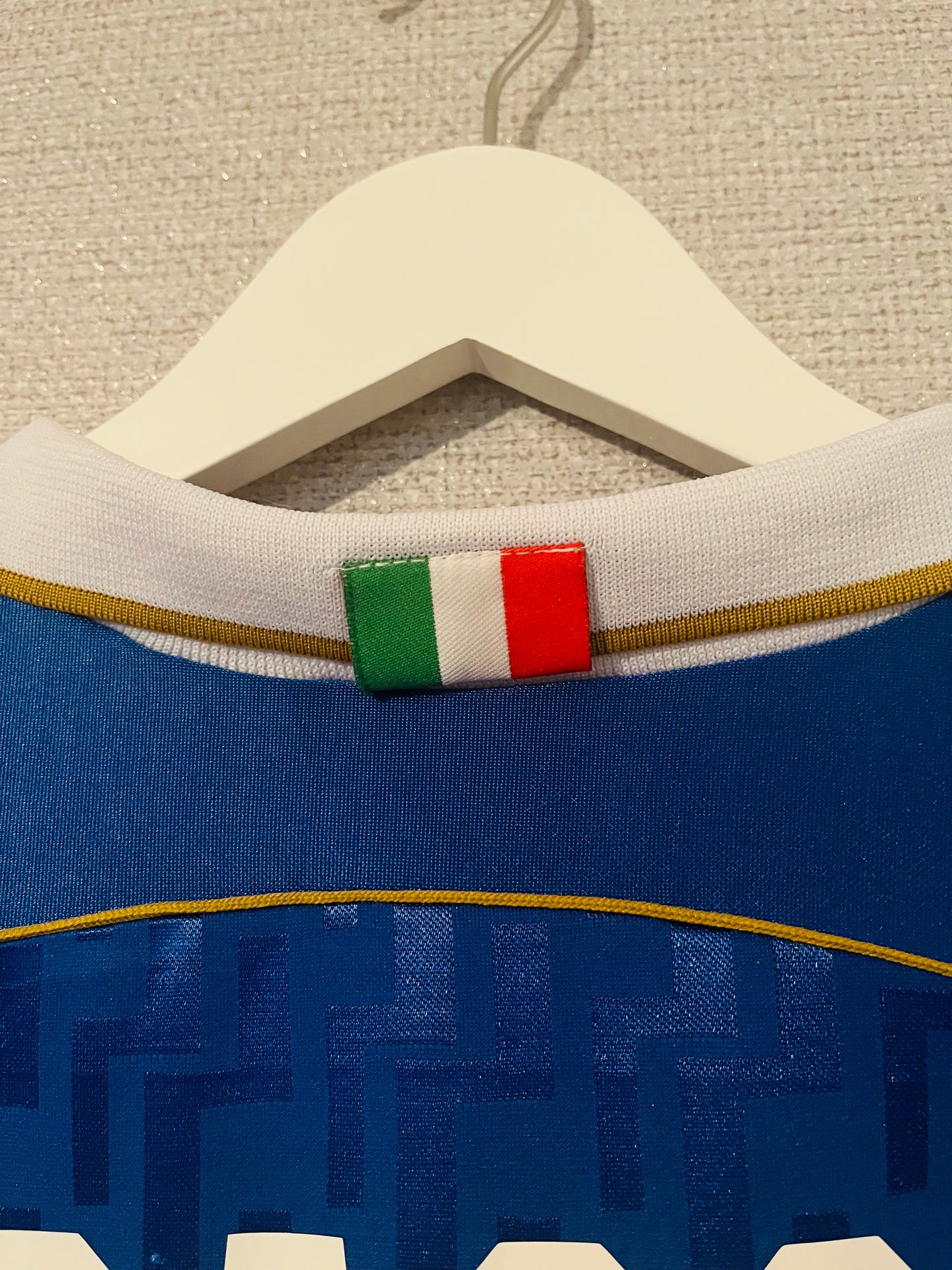 Italy home football shirt 1995/96 Baggio Medium
