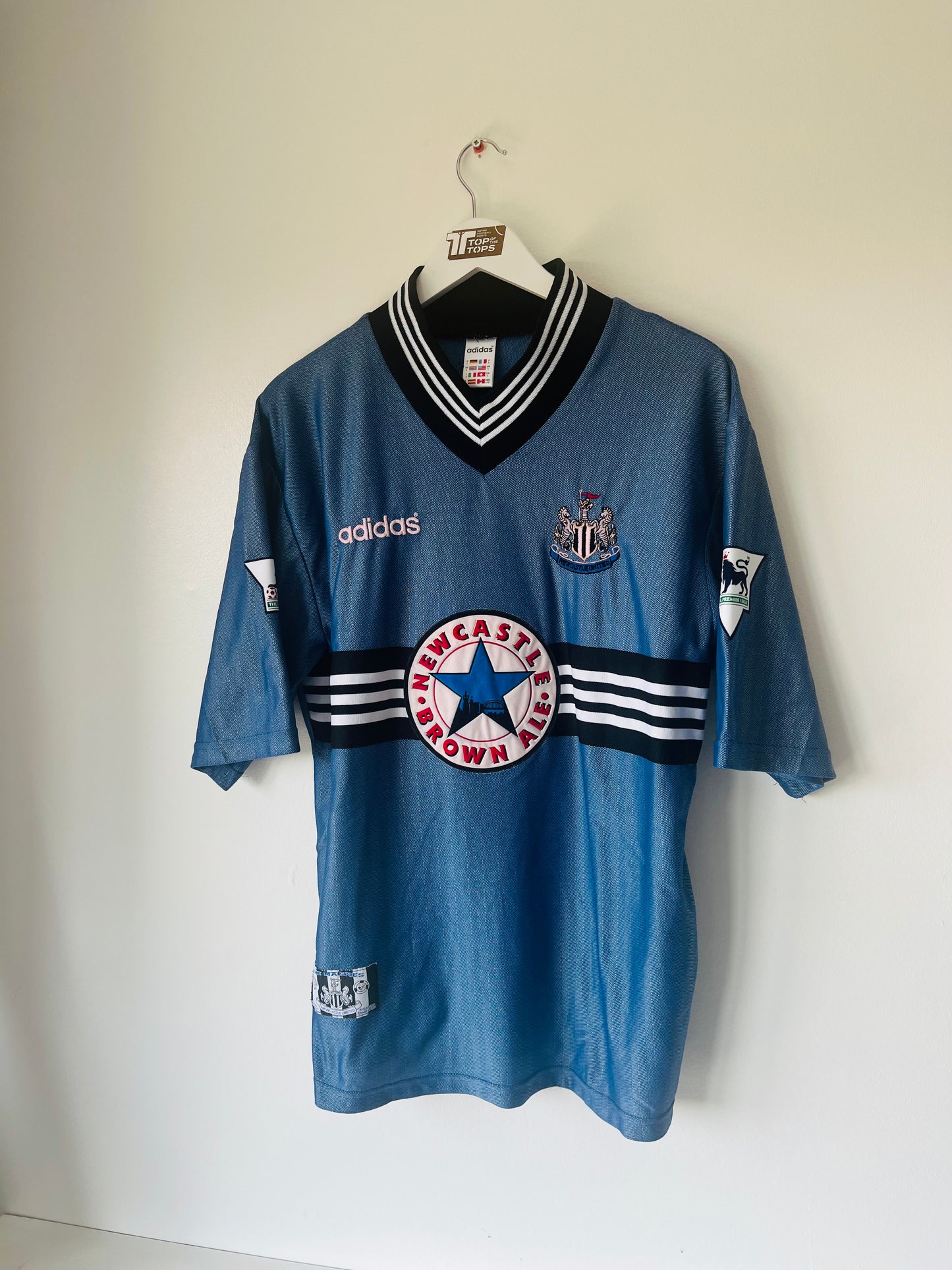 Newcastle United away football shirt 1996/97 Ginola Large