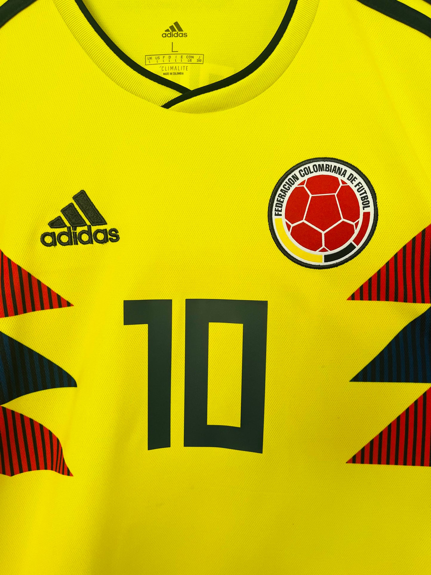 Colombia home football shirt     W/C 2018 James Large