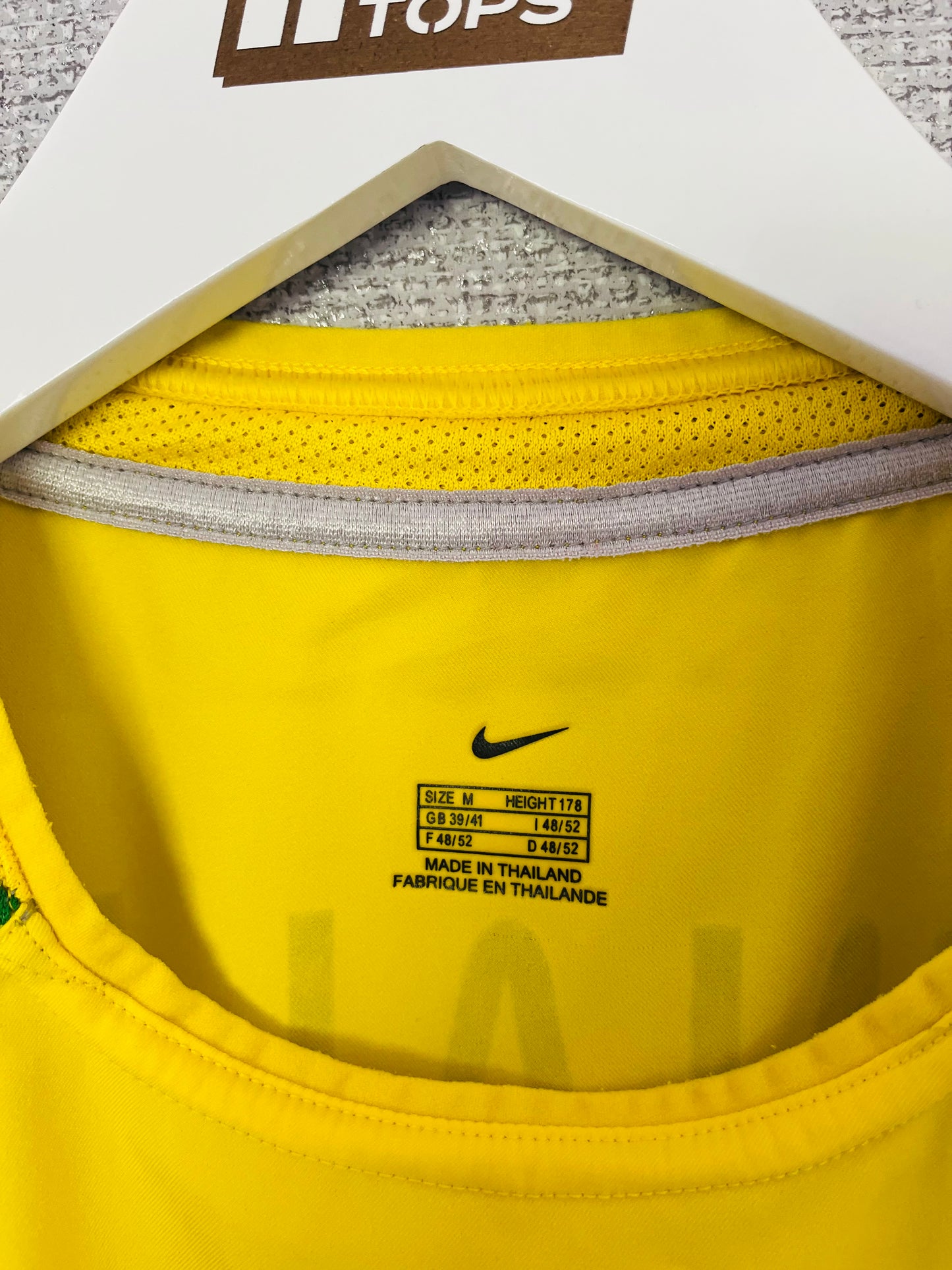 Brazil home football shirt
W/C 2002 Ronaldo Medium