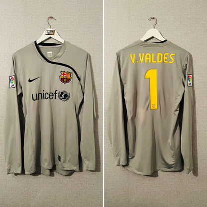 Barcelona goalkeeper football shirt 2008/09 Valdes Medium