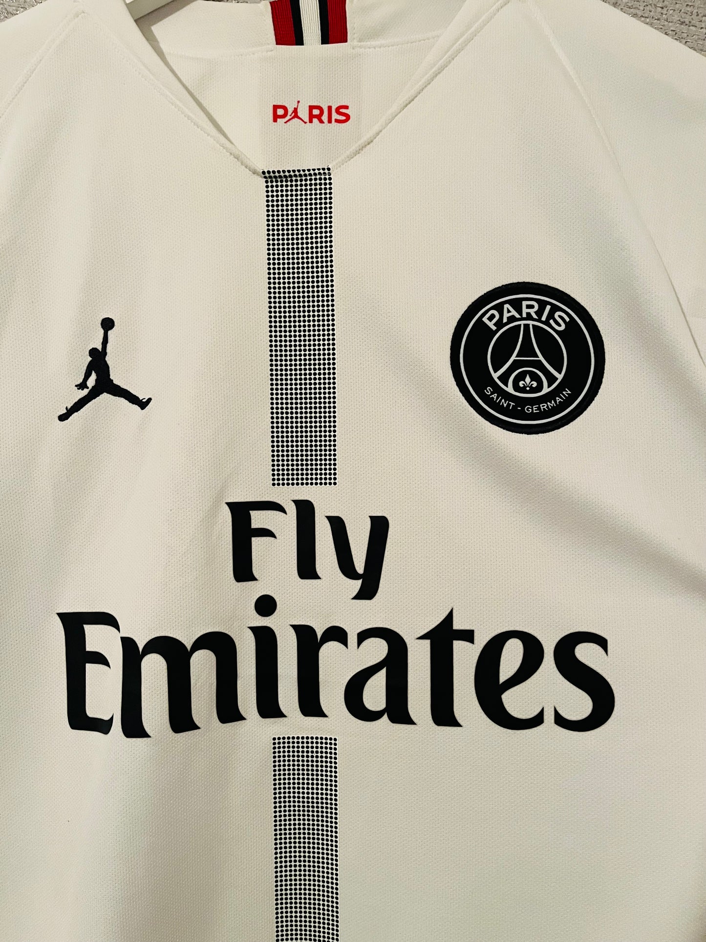 PSG cup football shirt
2018/19 Neymar Jr Medium