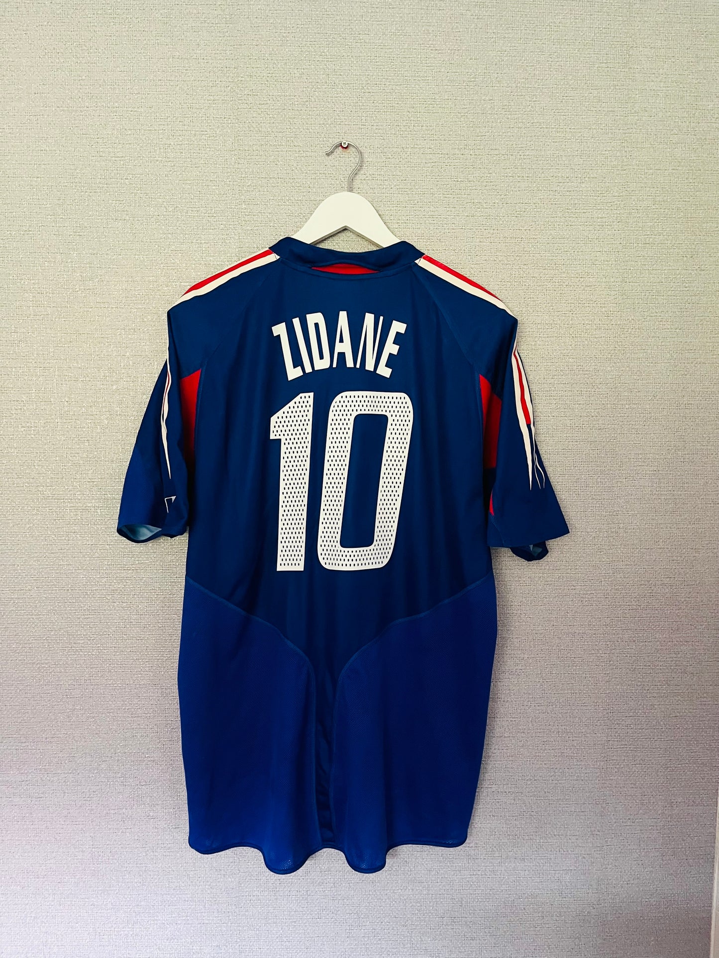 France home football shirt
Euro 2004 Zidane XL