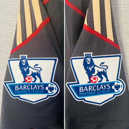 Liverpool away football shirt
2009/10 Torres Medium