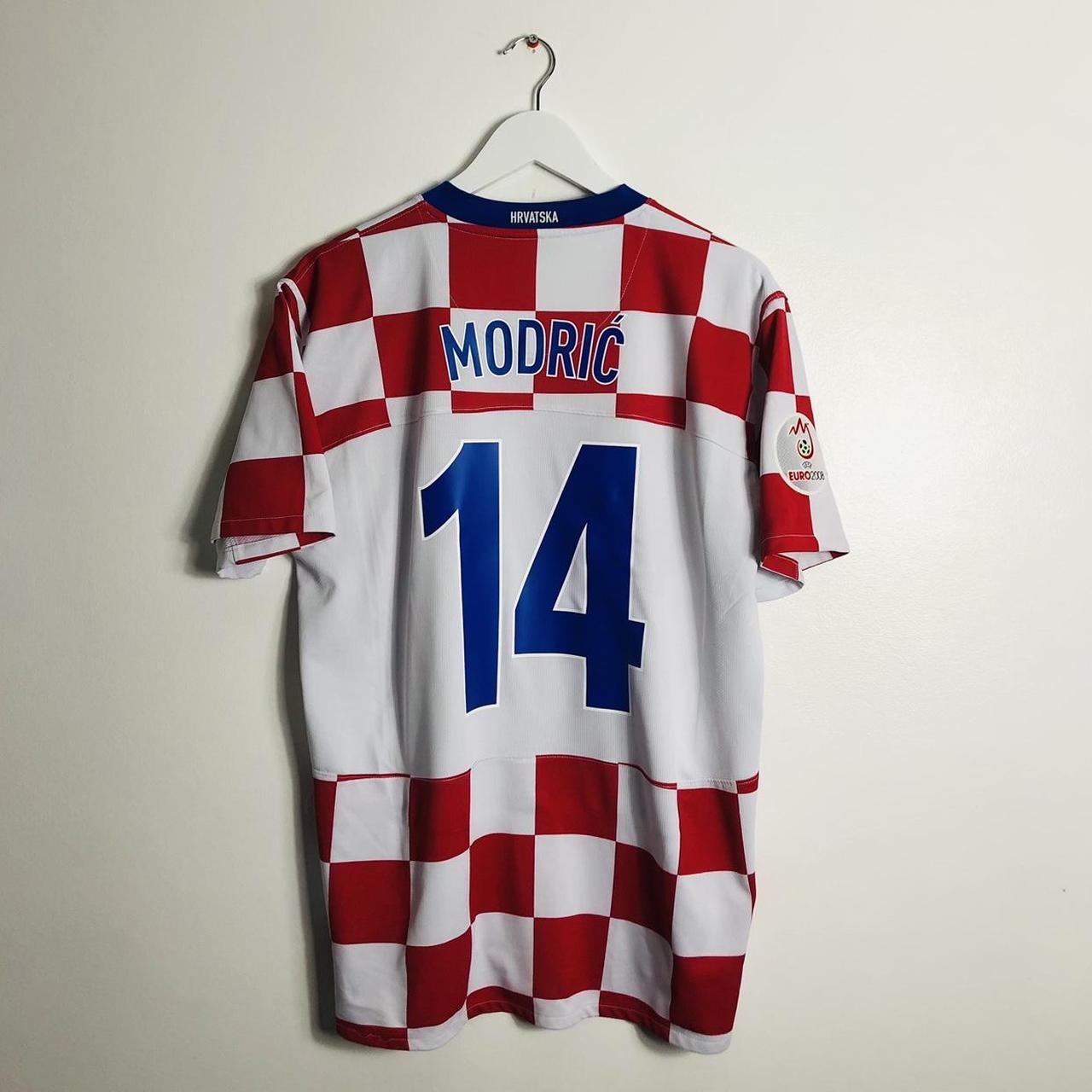 Croatia 2008 Red & White Home Football Shirt (L)