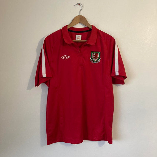 Wales 2010/2012 Red Training Football Shirt (L)