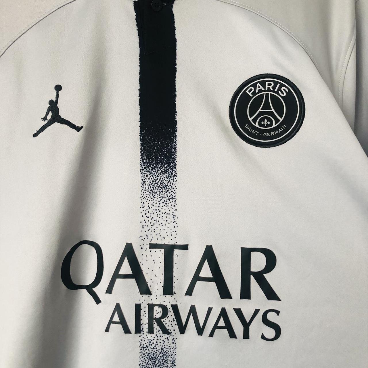 Paris Saint-Germain 2022/2023 Grey Away Football Shirt (XL)