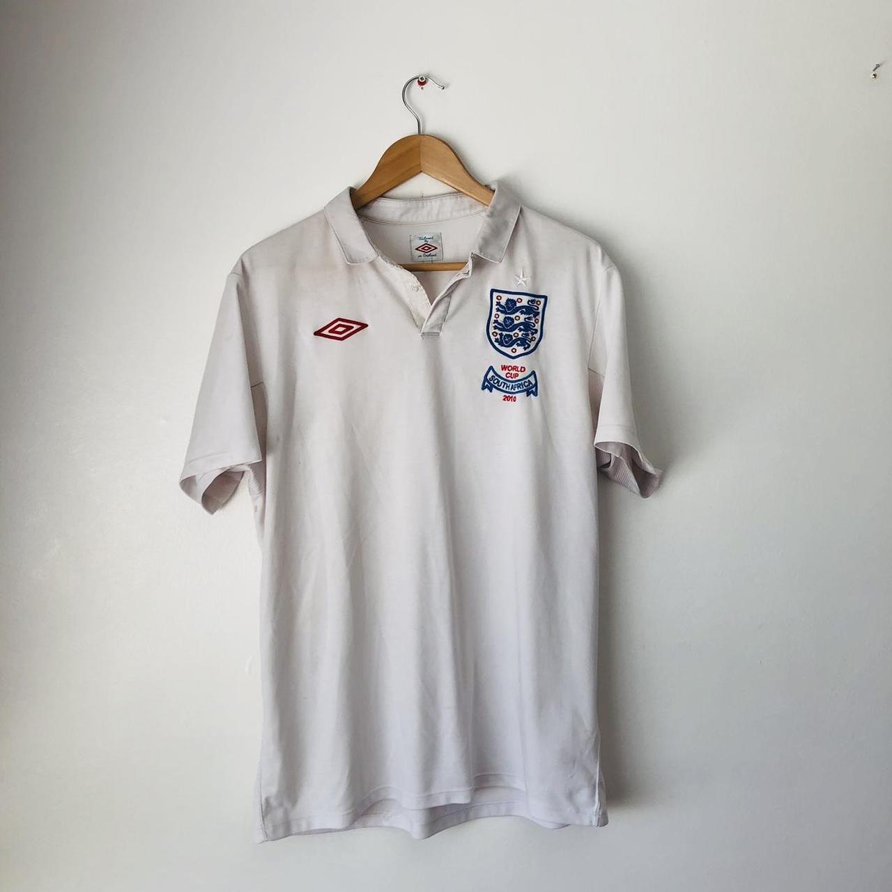 England 2010 White Home Football Shirt (L)