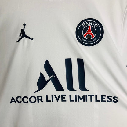 Paris Saint-Germain 2021/2022 White Fourth Football Shirt (M)