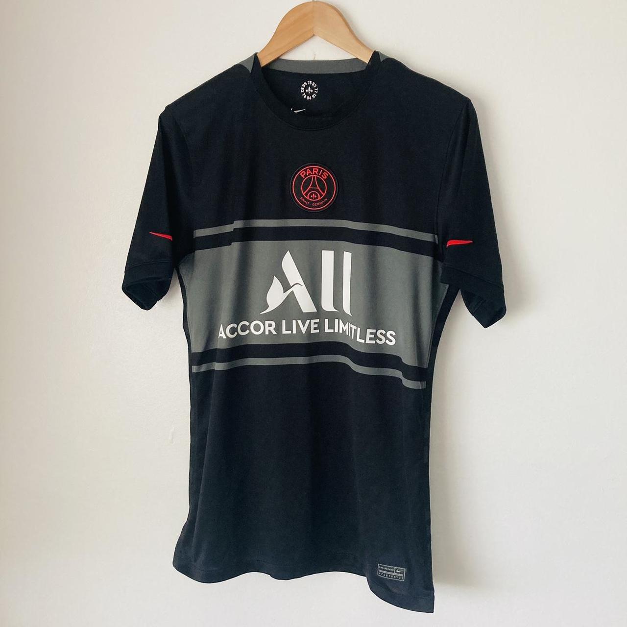 Paris Saint-Germain 2021/2022 Black Third Football Shirt (M)