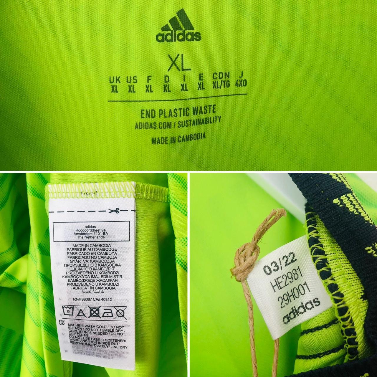 Manchester United 2022/2023 Neon Third Football Shirt (XL)