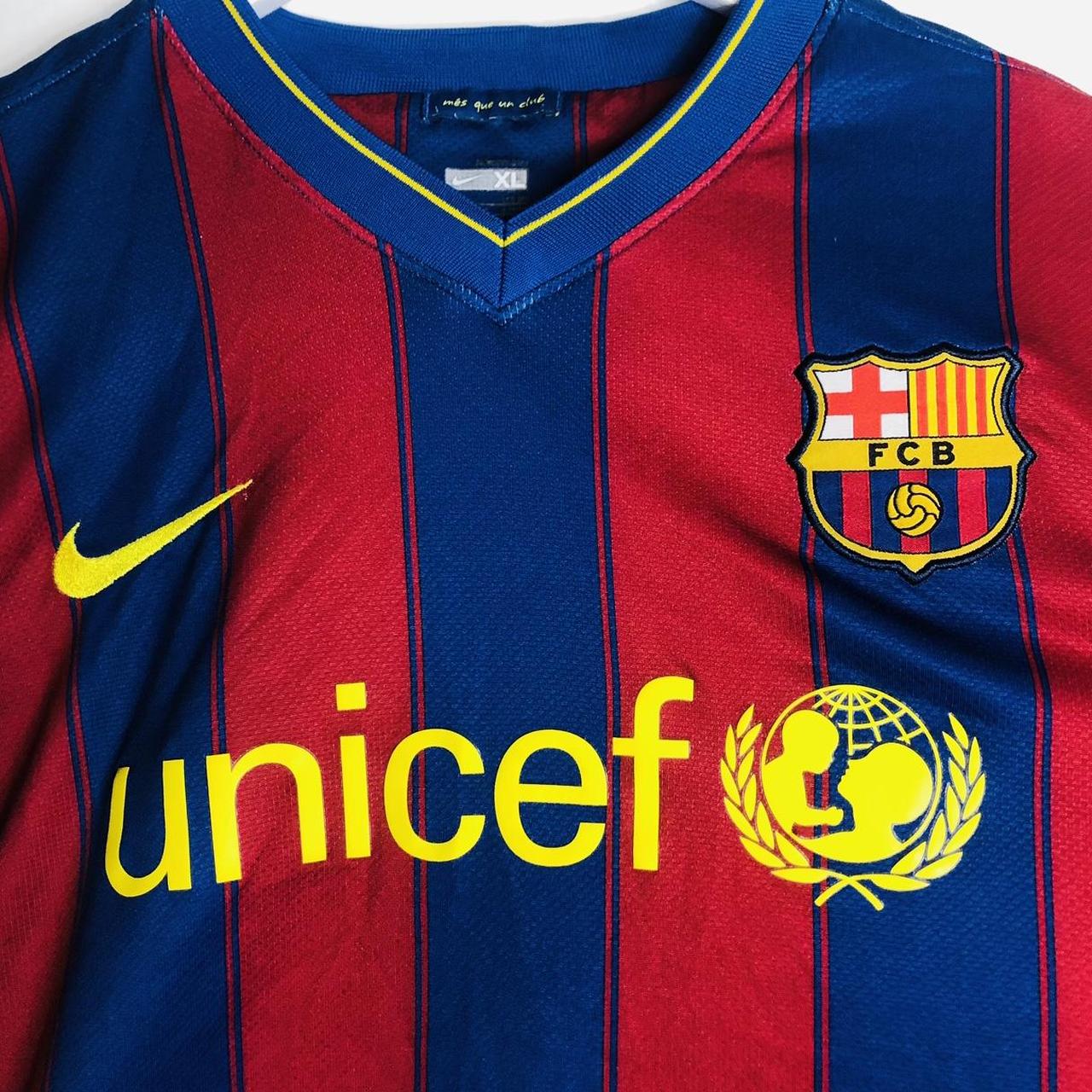 Barcelona 2009/2010 Red & Blue Home Football Shirt (XL)